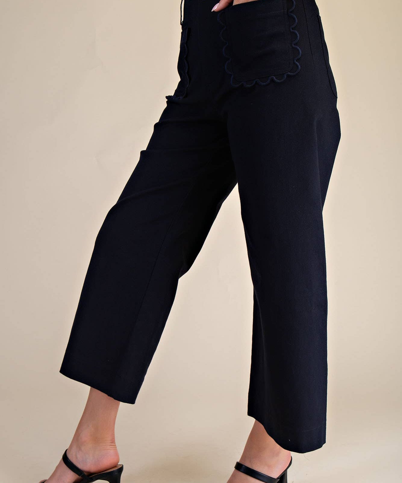 Colette Wide Leg Scallop Pocket Pants