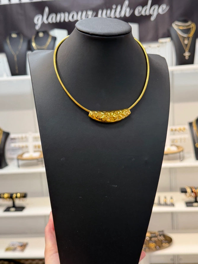 Delilah Hammered Magnetic Clasp Choker