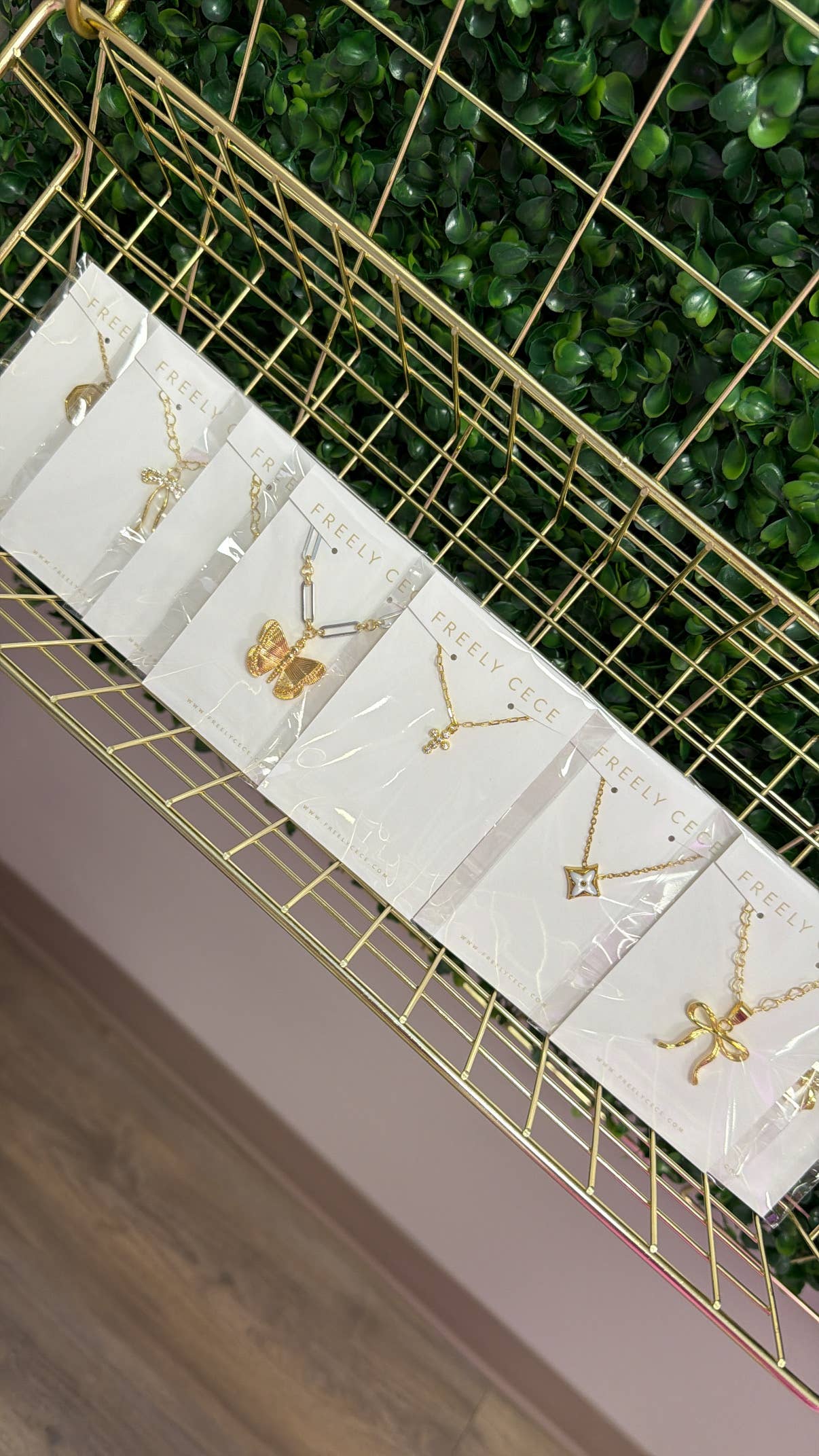 Trendy Bow Gold Single Charm Necklace