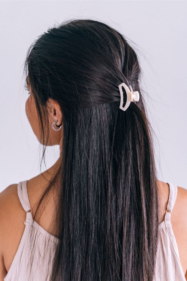 Open Almond Beige Hair Clip