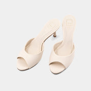 Elaine Heel
