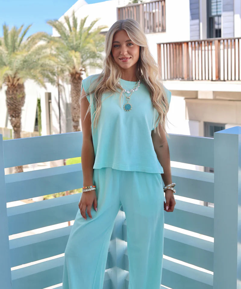 blue_058a7c12-ad1c-491b-80d1-9cf9ce1ee22b.webp