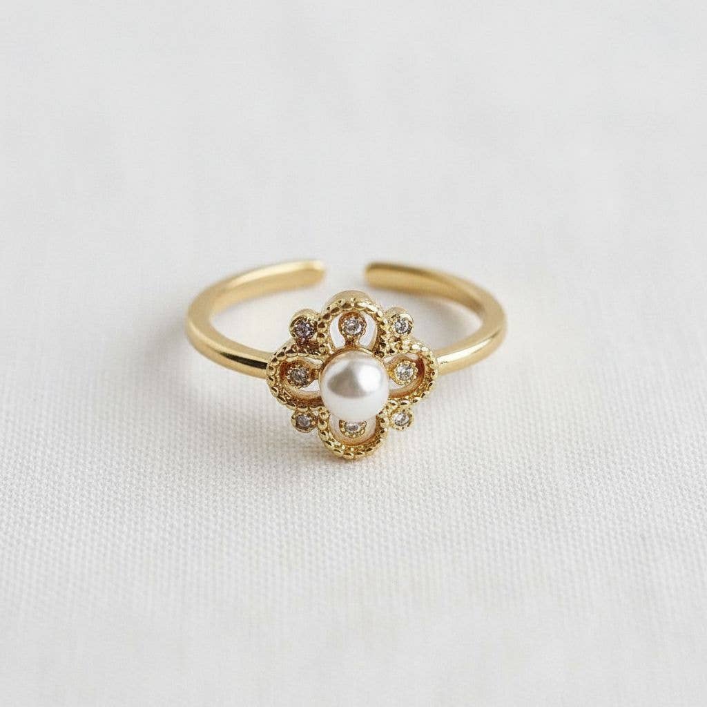 Regal Vintage-Inspired Gemstone Ring