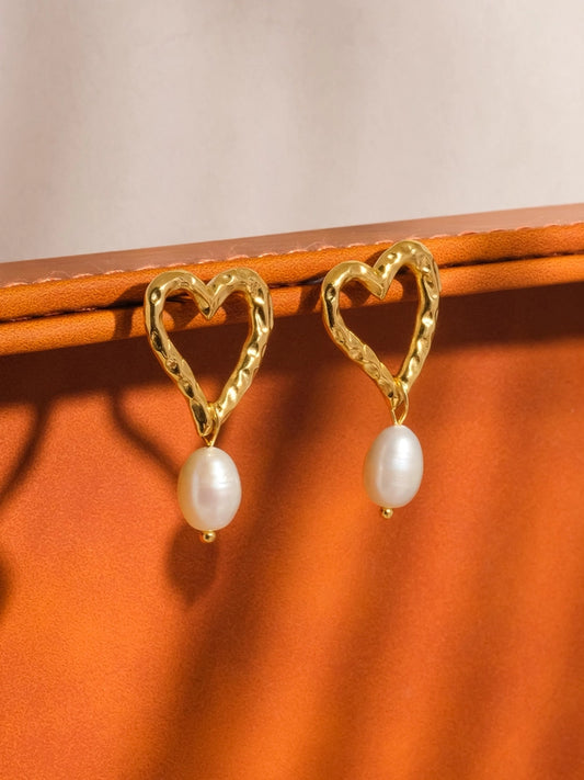 Classic Heart Pearl Earring
