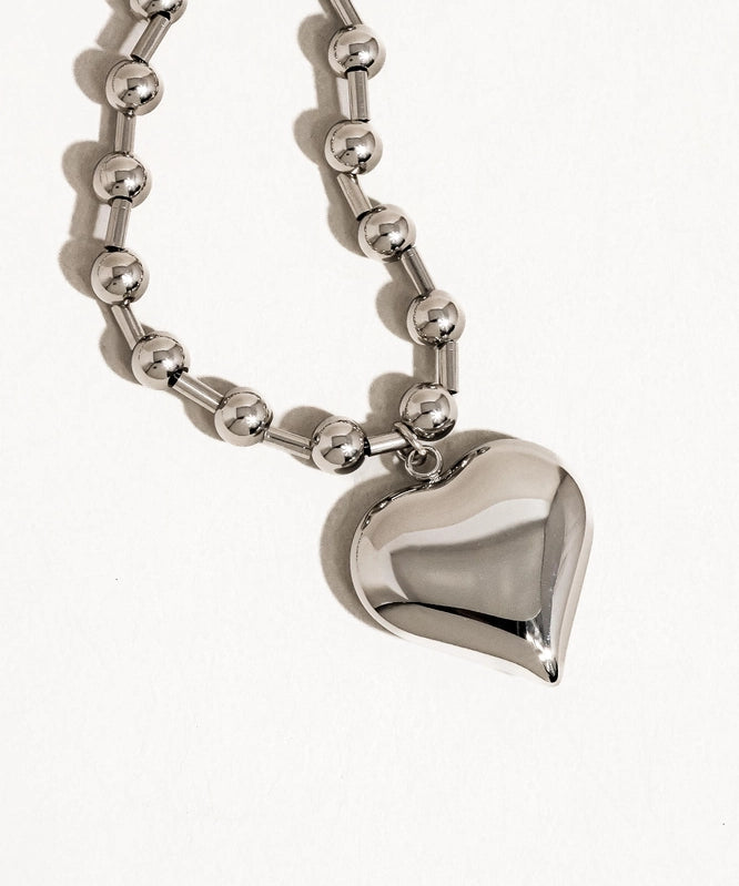 heartnecklace.webp