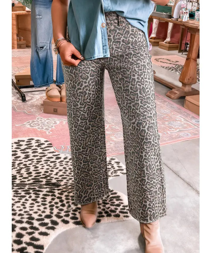 leopard_6312824e-2c24-4882-bcd3-e74f6acfa5b6.webp