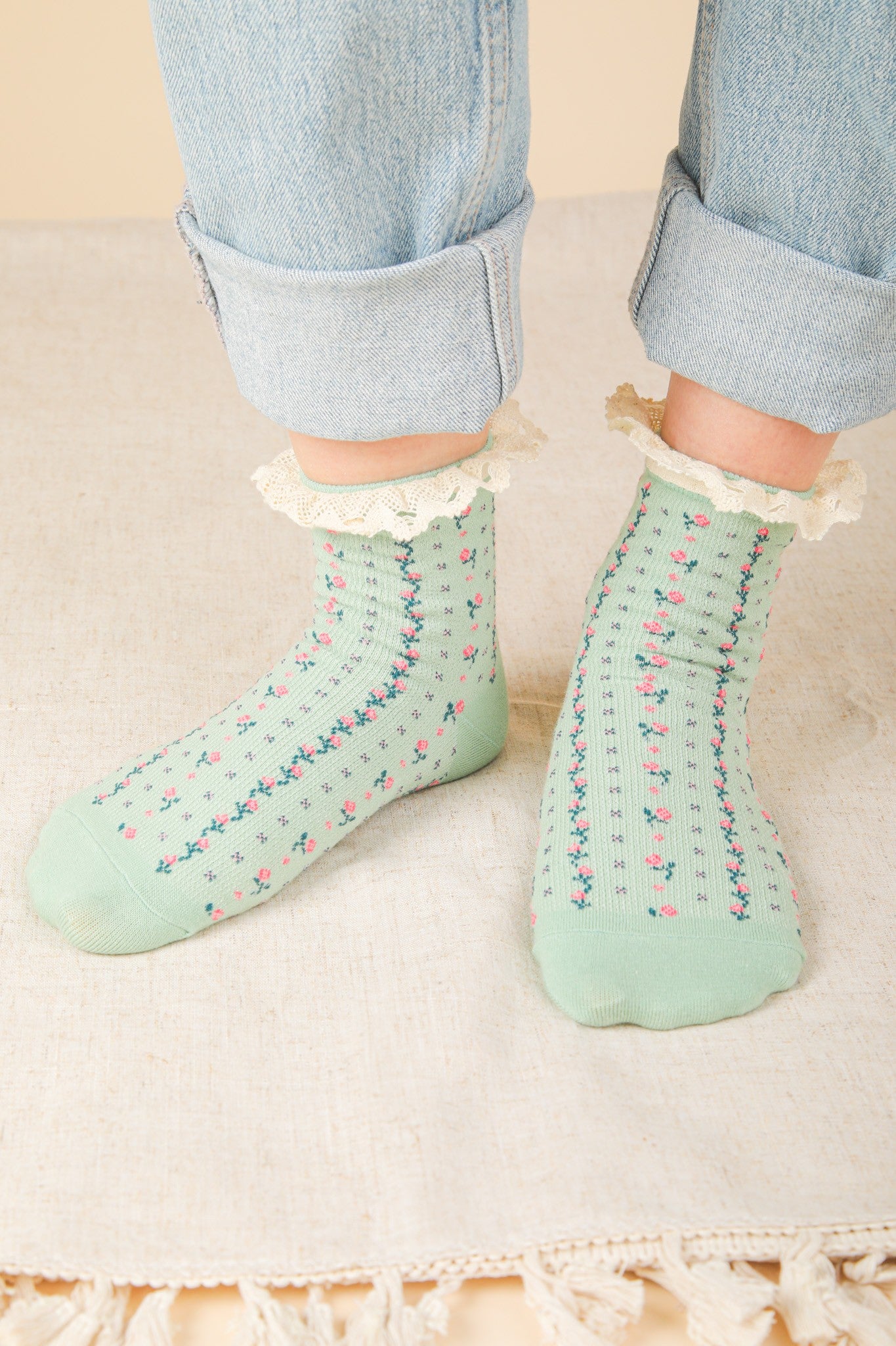 Lace Trim Floral Socks